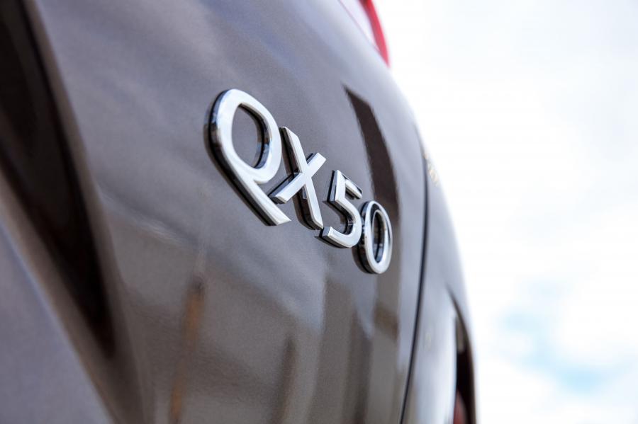 Логотип Infiniti QX50 2.0t AWD 2018 года  (NA) (фото 49 из 76)